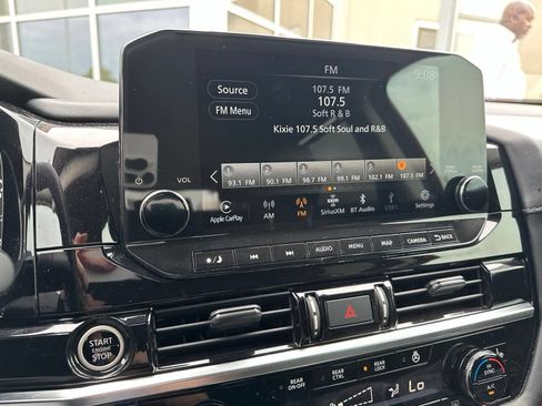 Used 2022 Nissan Pathfinder SL w/ Cargo Package FWD image 17