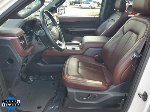 Used 2023 Ford Expedition Limited image 20