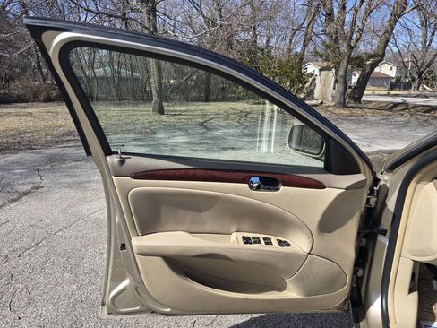 Used 2006 Buick Lucerne CX FWD image 10