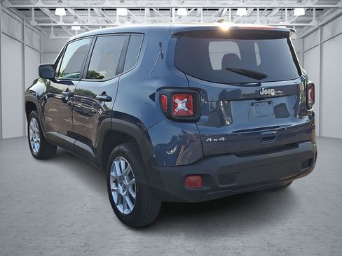 Used 2023 Jeep Renegade Latitude AWD/4WD image 4