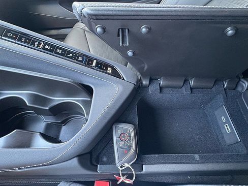 Used 2024 Chevrolet Corvette Stingray 2LT w/ Z51 Performance Package image 35