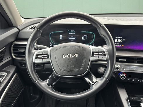 Used 2023 Kia Telluride LX image 25
