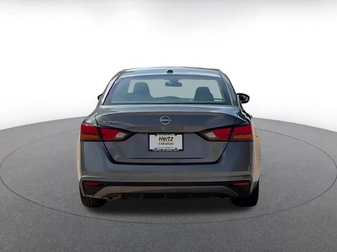 Used 2025 Nissan Altima 2.5 SV FWD image 12