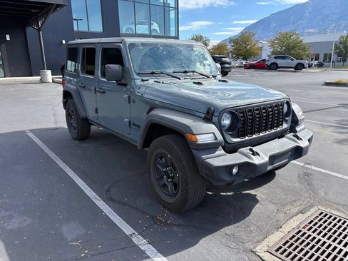 Used 2025 Jeep Wrangler Unlimited Sport AWD/4WD image 4