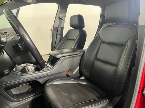 Used 2021 GMC Acadia SLT w/ Preferred Package AWD/4WD image 22