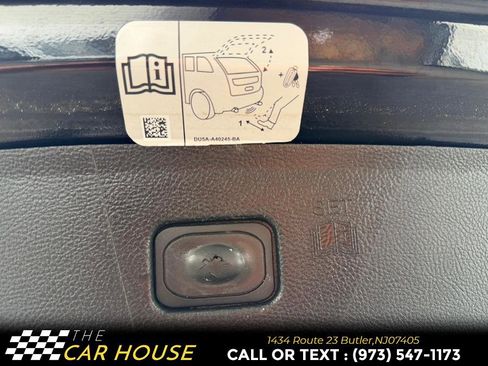 Used 2018 Ford Edge Titanium w/ Technology Package image 22