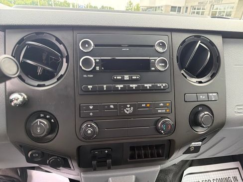 Used 2016 Ford F250 XL w/ Power Equipment Group AWD/4WD image 18