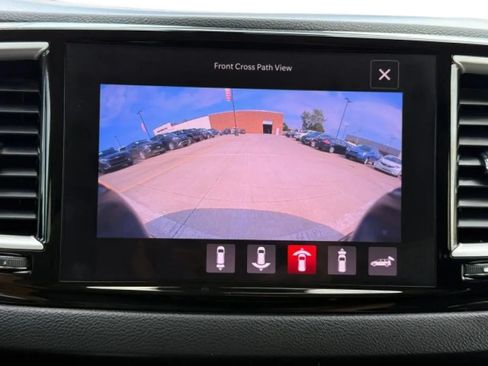 Used 2022 Chrysler Pacifica Touring-L w/ Uconnect Theater Family Group FWD image 43