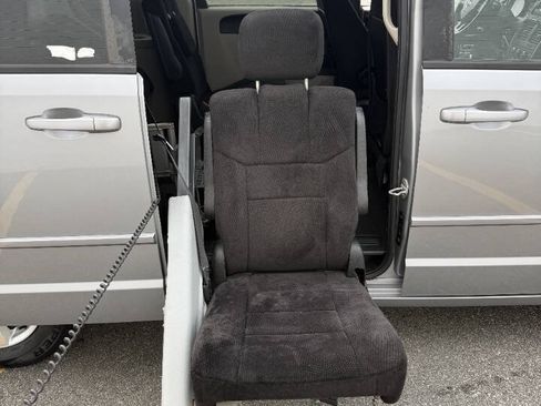 Used 2013 Dodge Grand Caravan SE FWD image 16