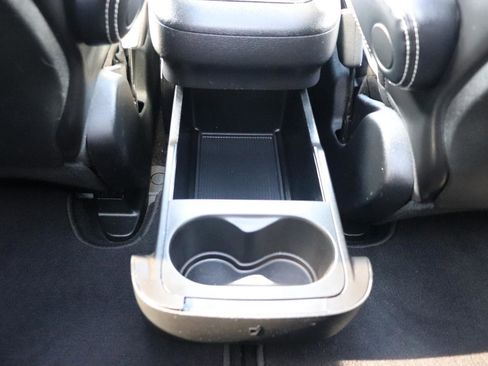 Used 2025 Chrysler Pacifica Limited FWD image 25