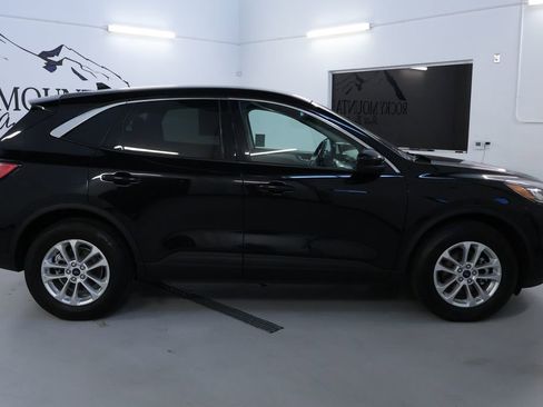 Used 2020 Ford Escape SE image 8