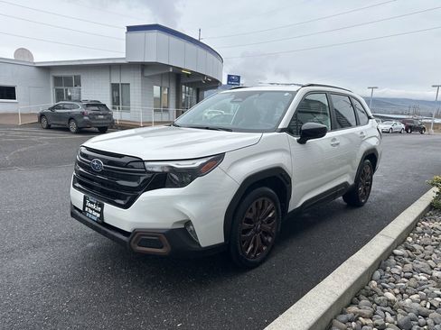 Used 2025 Subaru Forester Sport w/ Popular Package #2 image 10