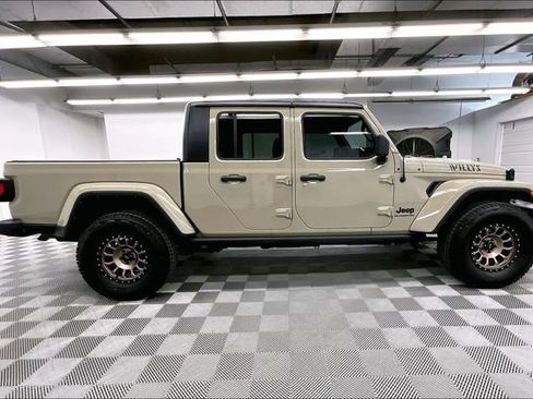 Used 2022 Jeep Gladiator Sport AWD/4WD image 16