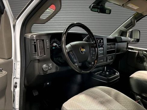 Used 2021 Chevrolet Express 2500 LT w/ LT Preferred Equipment Group RWD image 14