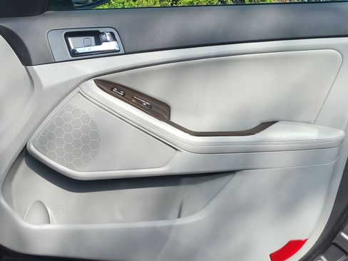 Used 2013 Kia Optima EX image 16