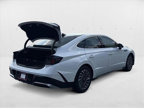 New 2025 Hyundai Sonata Limited image 2