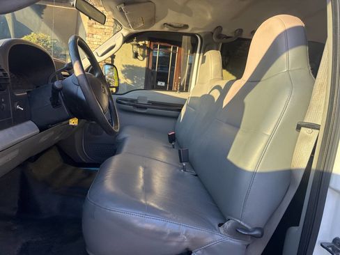 Used 2006 Ford F350 Lariat image 25