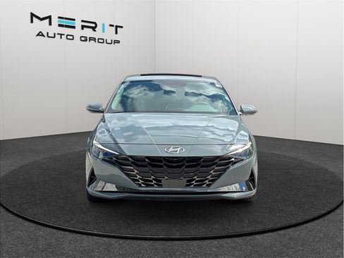 Used 2022 Hyundai Elantra SEL w/ Convenience + Premium Package FWD image 3