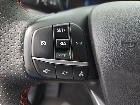 Used 2024 Ford Escape ST-Line image 11