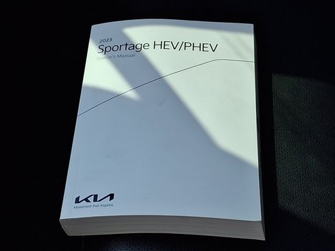 Used 2023 Kia Sportage EX AWD/4WD image 26