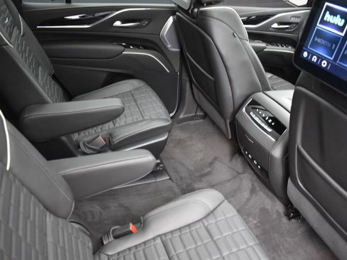 Certified 2023 Cadillac Escalade V w/ LPO, ONYX Package image 31