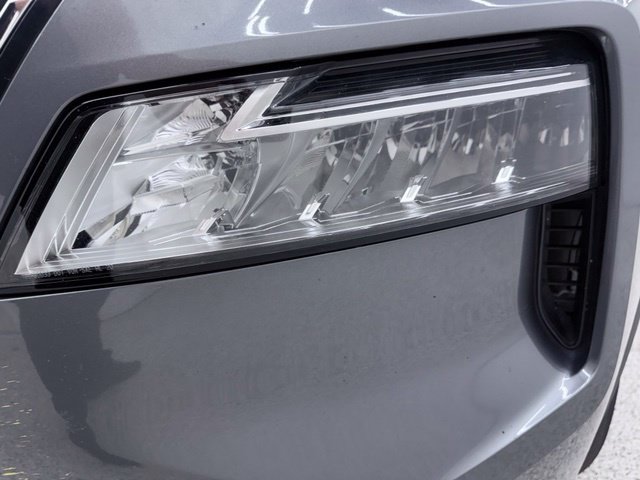 Used 2023 Nissan Rogue SV AWD/4WD image 8