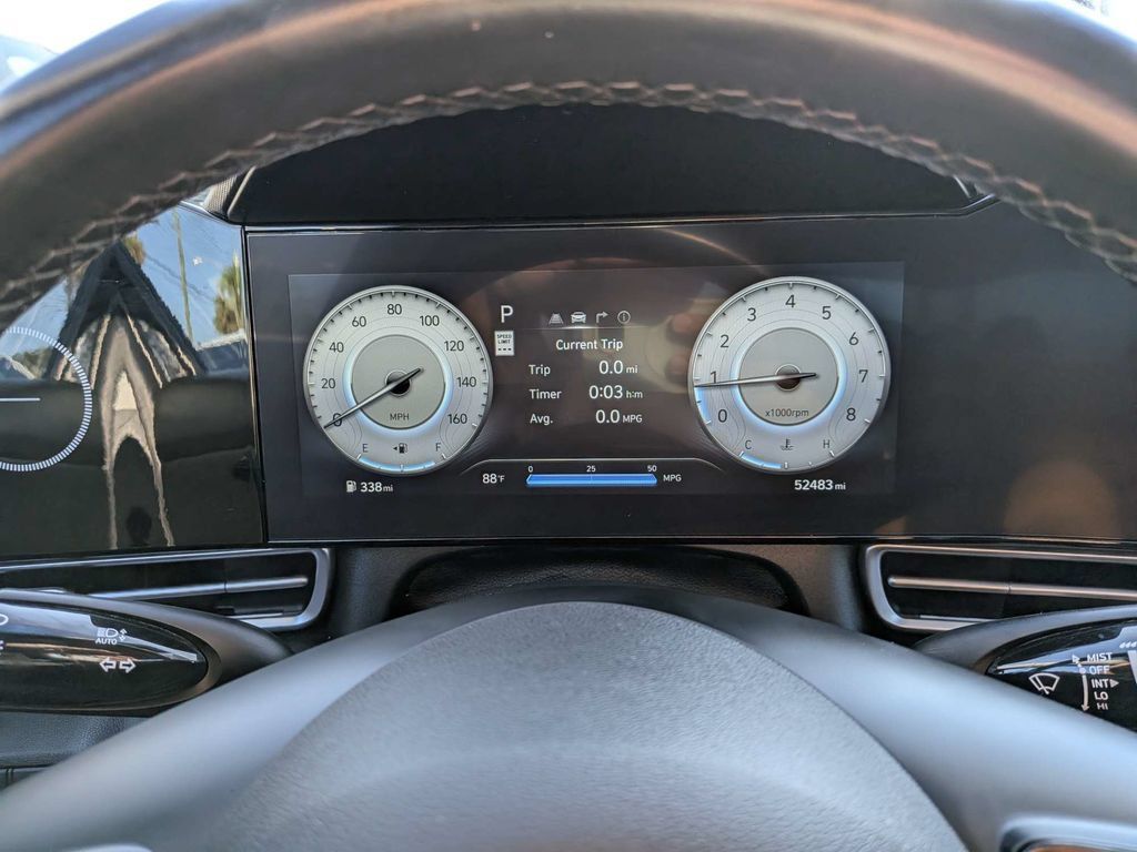 Used 2025 Hyundai Elantra SEL FWD image 25