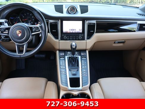 Used 2018 Porsche Macan AWD/4WD image 16