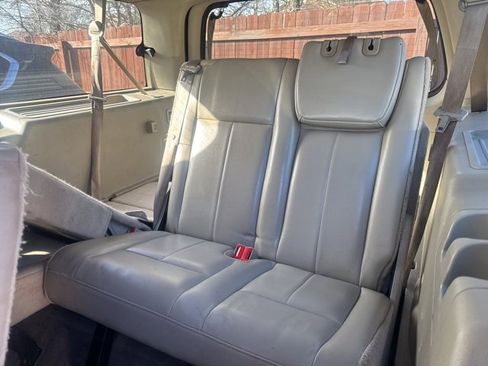 Used 2010 Ford Expedition EL XLT image 12