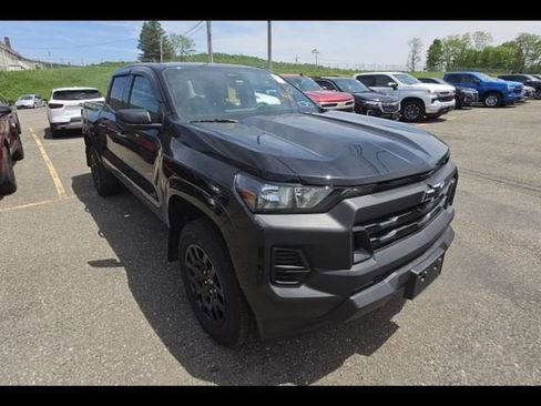 Used 2026 Chevrolet Colorado W/T w/ WT Custom Package AWD/4WD image 2