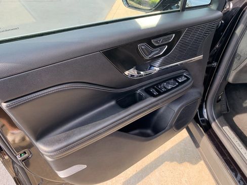 Used 2022 Lincoln Corsair AWD w/ Premium Package image 22