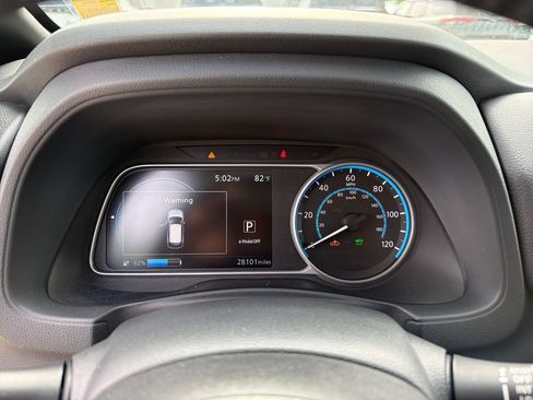 Used 2022 Nissan Leaf SV FWD image 24
