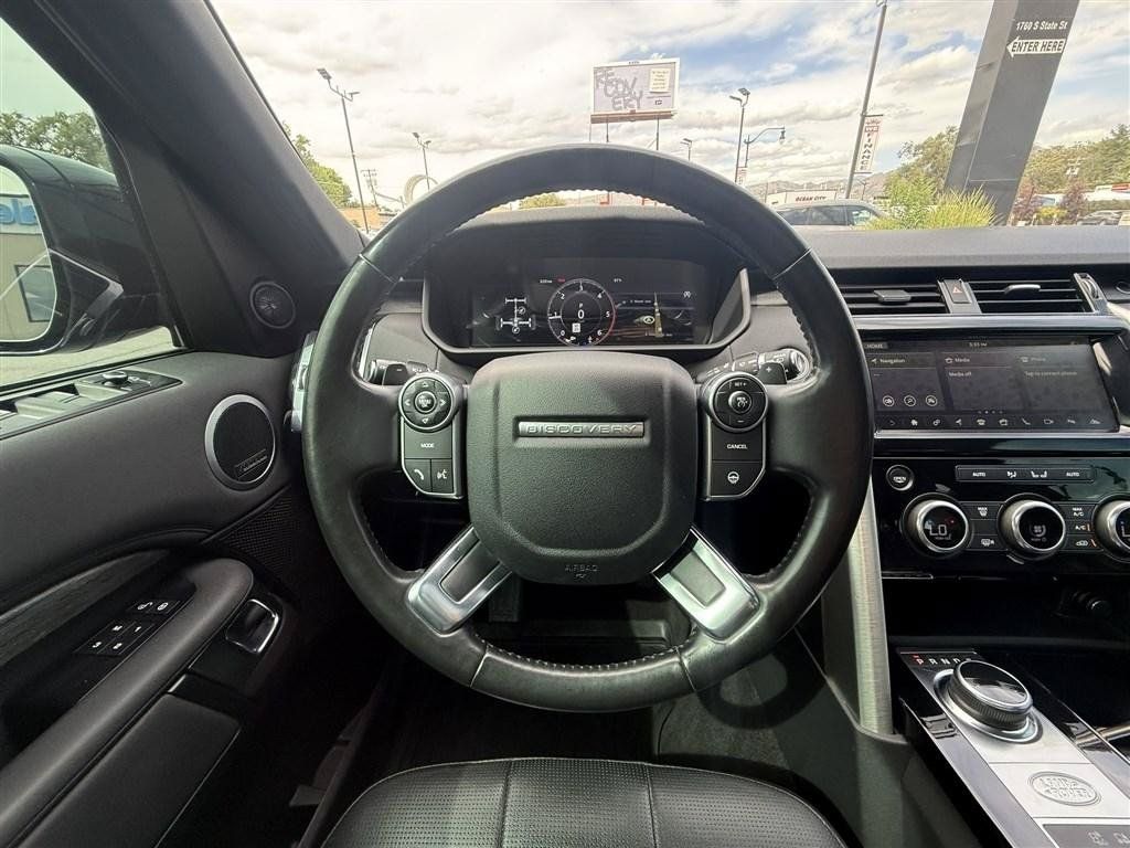 Used 2018 Land Rover Discovery HSE AWD/4WD image 28