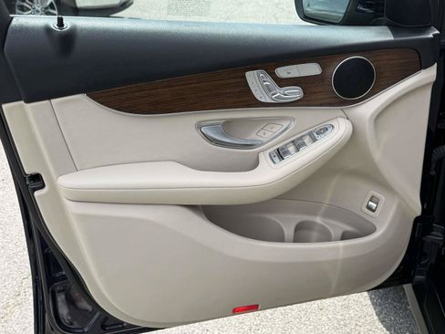 Used 2022 Mercedes-Benz GLC 300 4MATIC image 14