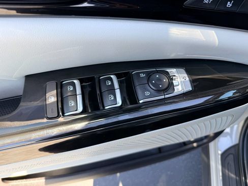 Used 2024 Kia Carnival SX FWD image 22