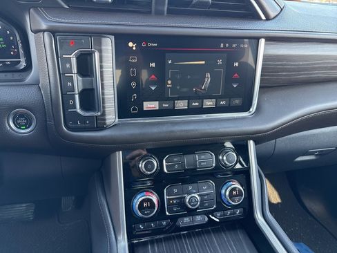 Used 2022 GMC Yukon Denali w/ Denali Ultimate Package image 17