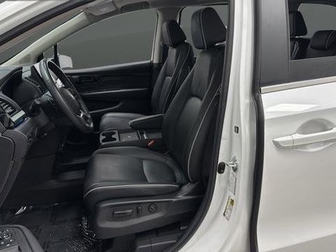 Used 2025 Honda Odyssey Touring image 9