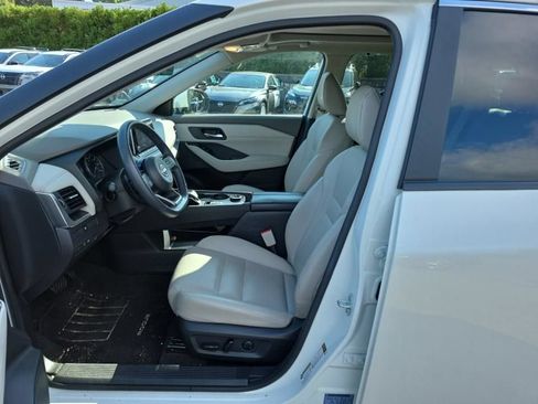 Certified 2023 Nissan Rogue SV w/ SV Premium B Package AWD/4WD image 11