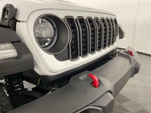 Used 2024 Jeep Wrangler Unlimited Rubicon w/ Technology Group AWD/4WD image 11