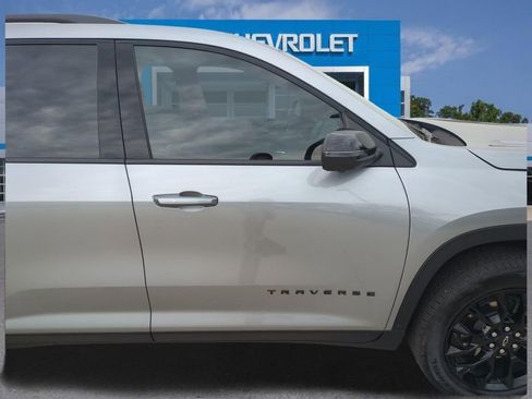 Used 2024 Chevrolet Traverse LT w/ Midnight/Sport Edition FWD image 36