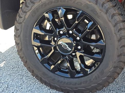 Used 2026 Chevrolet Silverado 2500 LTZ w/ LTZ Plus Package AWD/4WD image 13