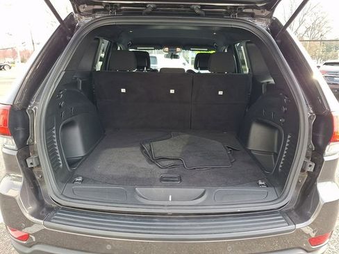 Used 2021 Jeep Grand Cherokee Laredo image 29