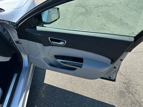 Used 2018 Acura TLX w/ Technology Package FWD image 34
