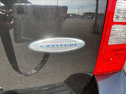 Used 2016 Jeep Patriot Latitude AWD/4WD image 8