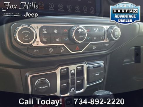 Used 2019 Jeep Wrangler Unlimited Rubicon w/ Dual Top Group AWD/4WD image 21