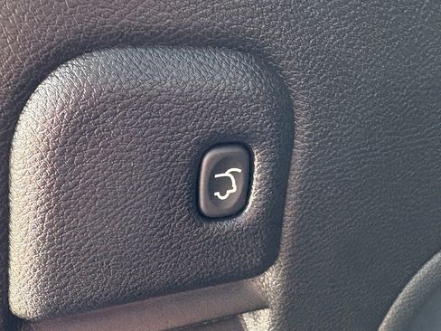 Used 2022 Jeep Grand Cherokee Laredo X image 27