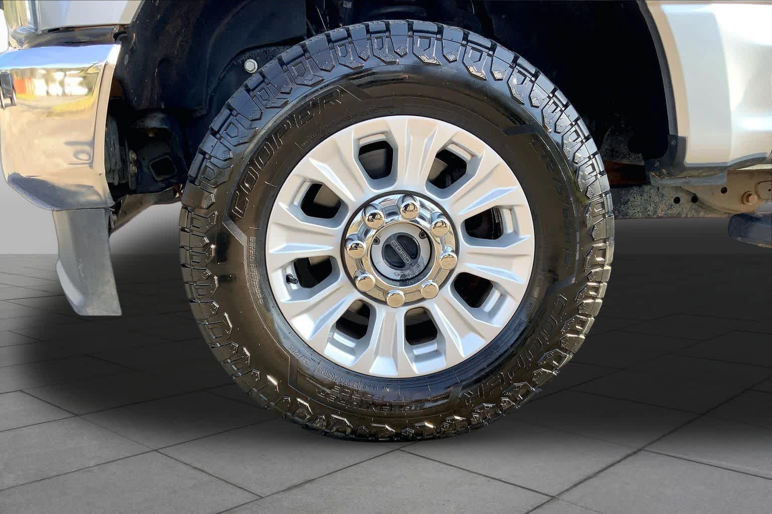 Used 2022 Ford F250 XLT AWD/4WD image 11
