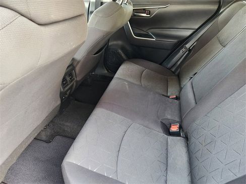 Used 2021 Toyota RAV4 XLE image 29