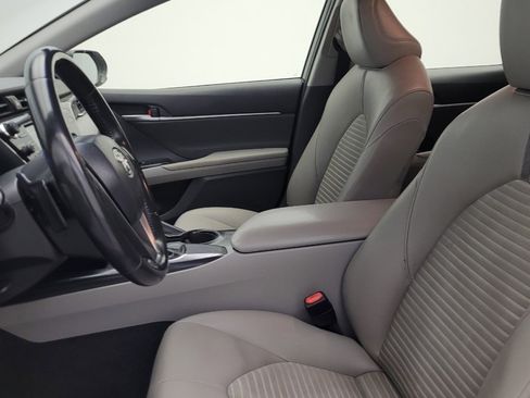 Used 2018 Toyota Camry SE image 17