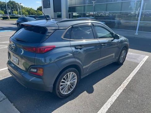 Used 2021 Hyundai Kona SEL w/ Cargo Package FWD image 3